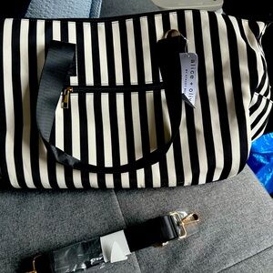 Chic Wanderlust: Alice + Olivia Black and White Positano Stripe Weekender Tote w